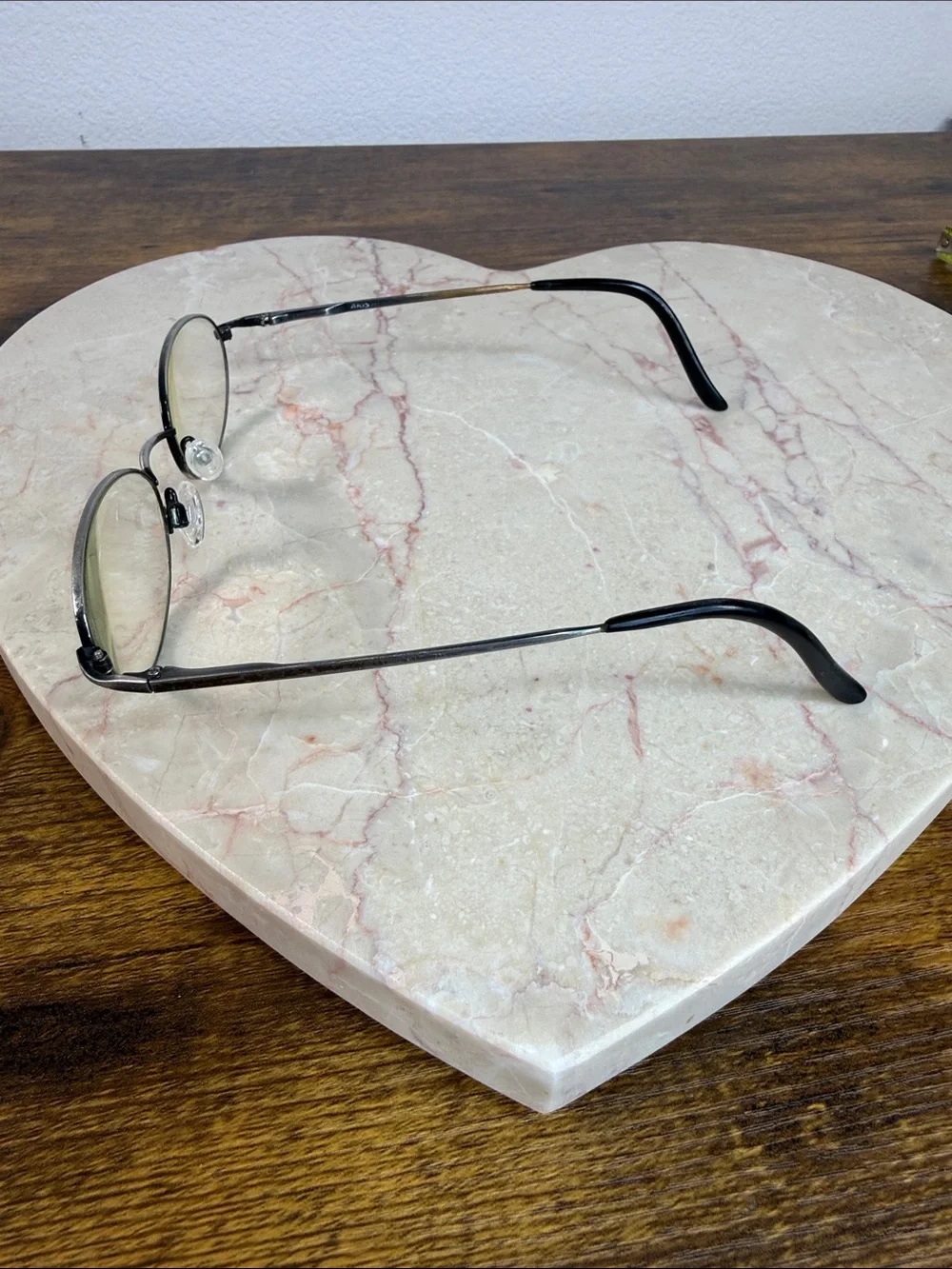 Black Oval Metal Frame Reading Glasses